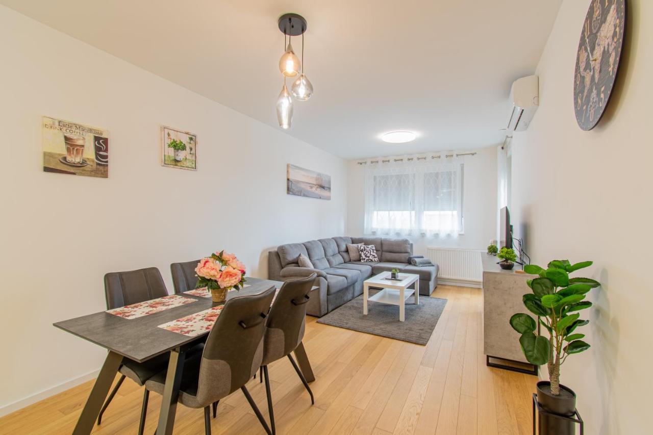 Flexible Selfcheckins 42 - Zagreb - Luxury - Garage Parking - Loggia - Brand New Apartment Exterior photo