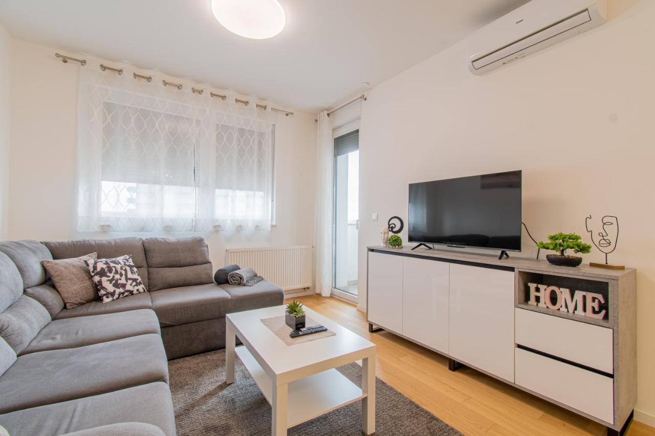 Flexible Selfcheckins 42 - Zagreb - Luxury - Garage Parking - Loggia - Brand New Apartment Exterior photo