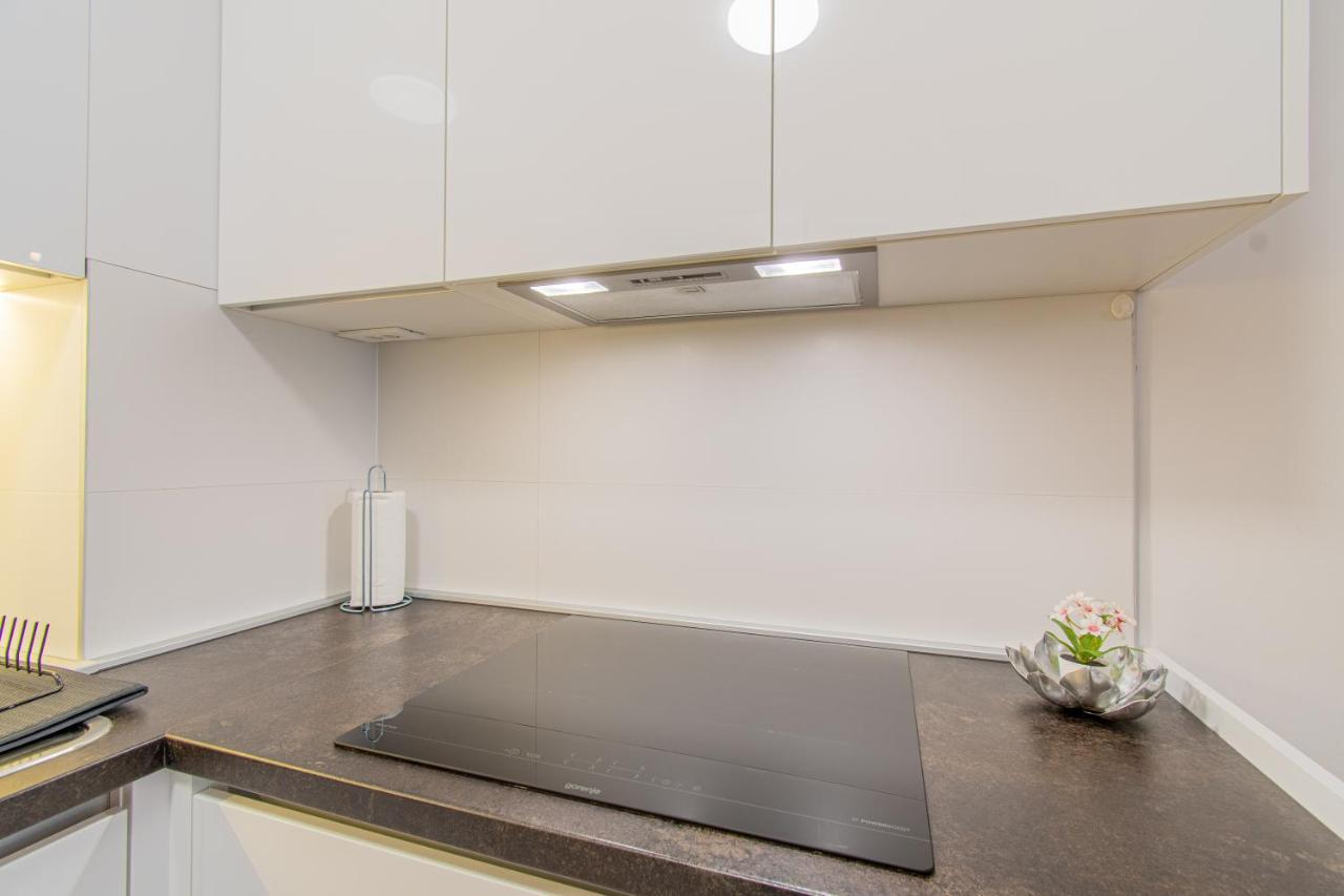 Flexible Selfcheckins 42 - Zagreb - Luxury - Garage Parking - Loggia - Brand New Apartment Exterior photo